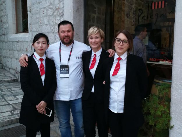 Chef-Rudlof-Stefan-i-studentice-Gastronomije